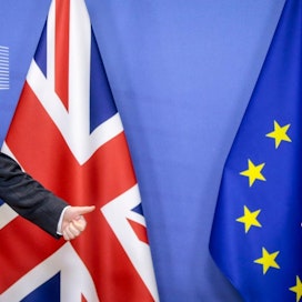 Britannia ja Euroopan unioni pääsivät eilen eli jouluaattona sopuun uudesta kauppa- ja yhteistyösopimuksesta. Kuvassa Britannian pääministeri Boris Johnson (vas.) ja EU-komission puheenjohtaja Ursula von der Leyen. LEHTIKUVA/AFP