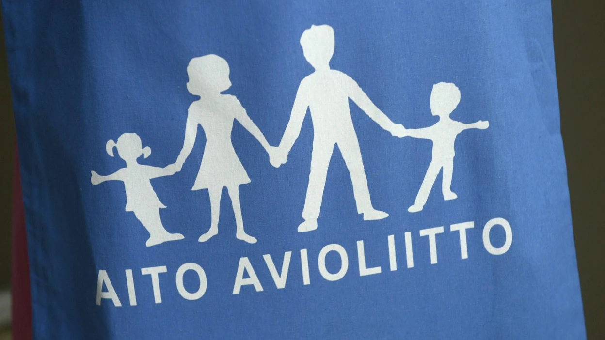 Aloite yrittää kumota maaliskuun alussa voimaan astuvan tasa-arvoisen avioliittolain.