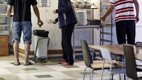 Tyytymättömyys vastaanottokeskuksen oloihin saattaa purkautua siellä tehtyinä rikoksina, kertoo Poliisiammattikorkeakoulun tutkimus.  LEHTIKUVA / RONI REKOMAA