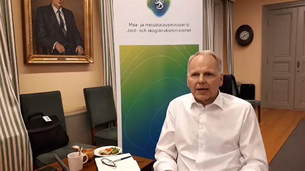 "Tänään viimeksi sovimme palaveriajan Brysseliin, käymme sitä yhdessä komissaarin kanssa läpi."