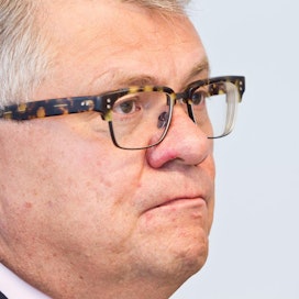 UPM: toimitusjohtaja Jussi Pesonen ansaitsi vuonna 2015 ansiotuloja 2 646 722,55 euroa.