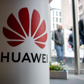 Huawei on noussut verkkolaitemarkkinoilla markkinajohtajaksi, vaikka Yhdysvallat on sulkenut sen pois maan 5g-verkoista. LEHTIKUVA/AFP