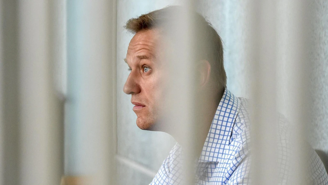 Oppositiojohtaja Aleksei Navalnyi kärsii paraikaa laajalti poliittisena pidettyä vankeustuomiota, joka saattaa pidentyä uuden syytteen myötä. LEHTIKUVA/AFP