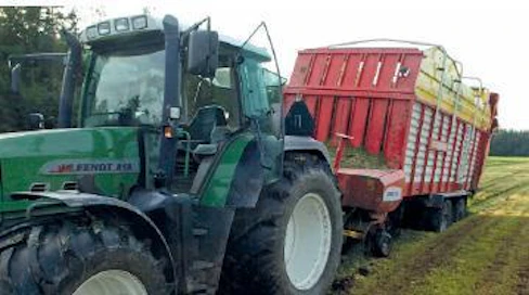 Vetokoneen rengastukseen panostetaan, mutta yhtä tärkeätä on varustaa perävaunu kunnolla. Se ei aina ole mahdollista ‑ noukinvaunussa on suurimmat mahdolliset Michelinin CargoXbibit, mutta kehä ja leveys eivät riitä. Maan vetovoima on vahvempi.