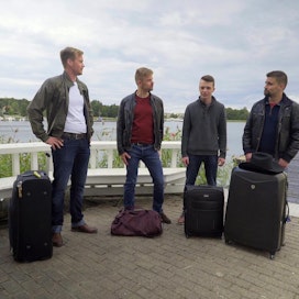 Tuomo, Mauno, Ilmari ja Antti-Jussi tapasivat Naantalissa kerratakseen kesän kokemuksia.