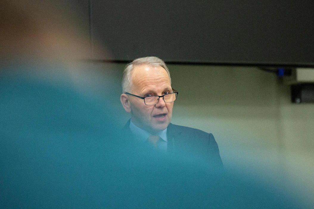 Ministeri Jari Leppä vastaili kansalaisten kysymyksiin puolentoista tunnin ajan.