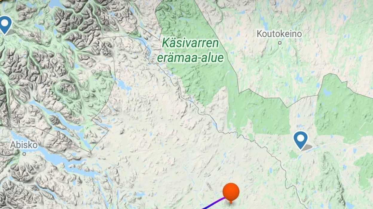 Ruotsin avaruusfysiikan laitoksen kuumailmapallo lentää kohti Suomen länsirajaa. Kuvankaappaus Flightradarista, Ilpo Kiuru.