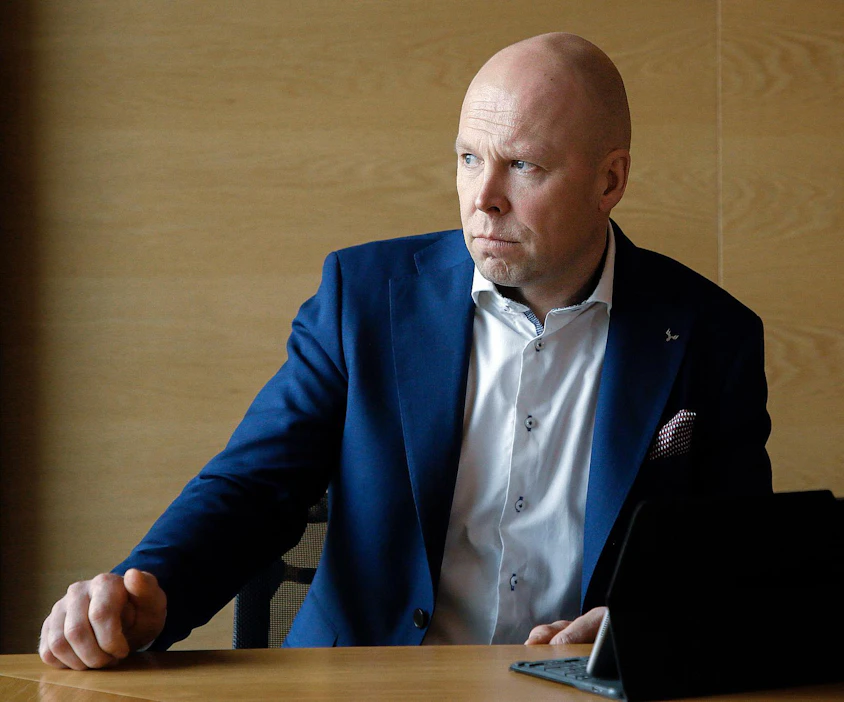 "Puheenjohtajalla tulee olla näkemyksiä asioista, mutta päätökset hallitus tekee kokonaisuudessaan", näkee Jussi Linnaranta.