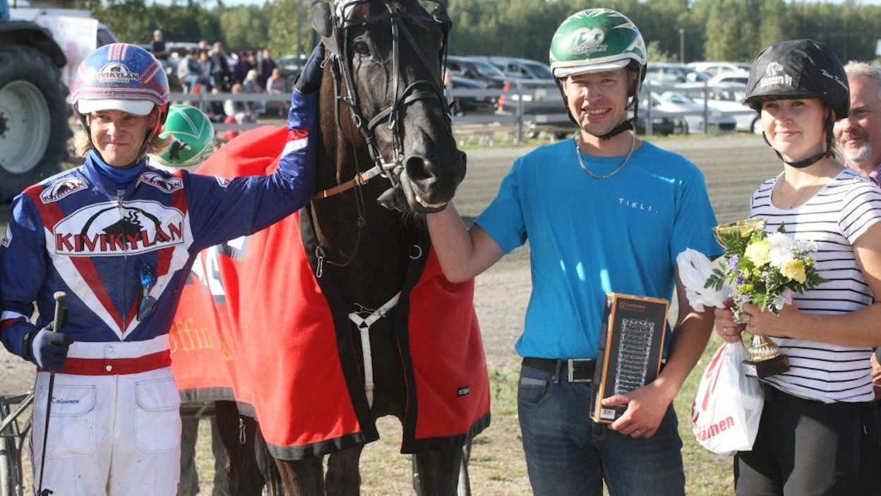 Malja-Ajon tuoreen voittajan omistaa Harju Trot Oy, jonka takana on lappeenrantalainen Ilkka Kemppi. Tiina Koskinen ja Mika Rintala muodostavat toimivan valmennustiimin.