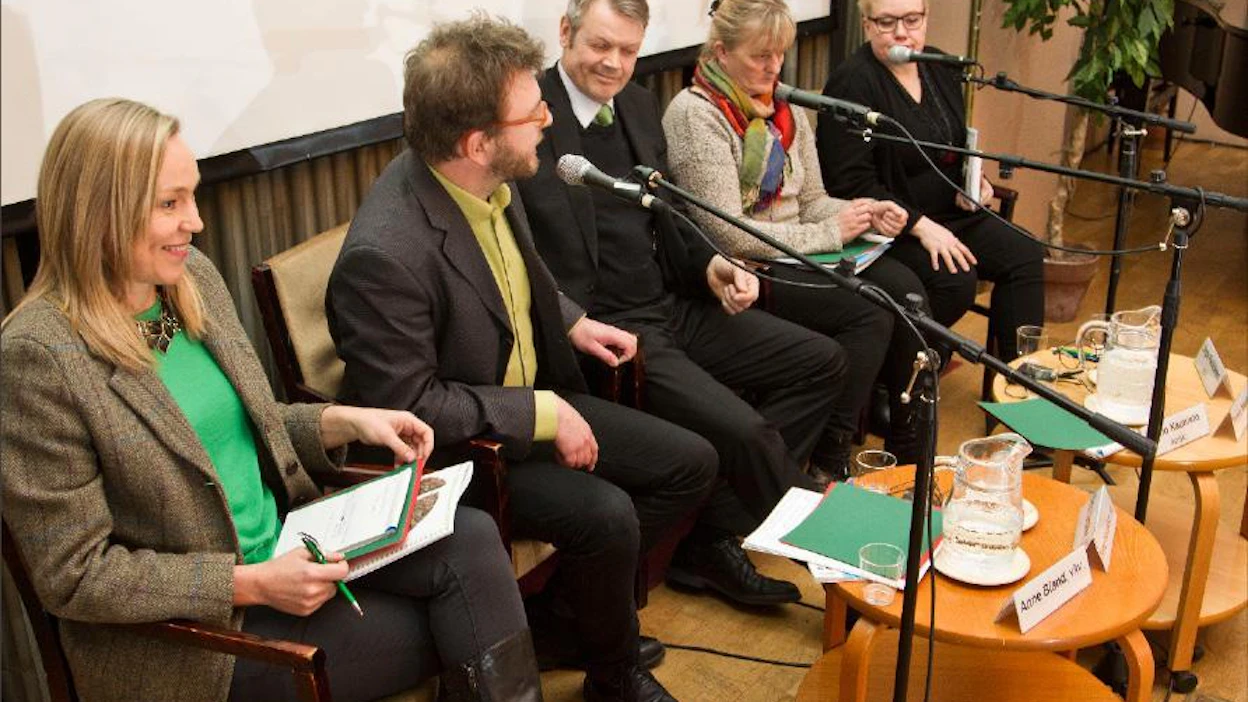 MTK:n ruoka-aiheiseen vaalikeskusteluun osallistuivat Anne Bland, Timo Harakka, Timo Kaunisto, Pirkko Mattila ja Sirpa Pietikäinen. Markku Vuorikari