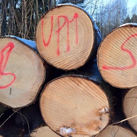 UPM myy Tornatorille metsää ja alkaa ostaa yhtiöltä puuta.