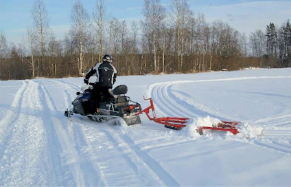 Pivariolla varustetulla Yamaha Vikingillä vedettiin latu- ja reittilanaa sekä ammattitason latuhöylää yhteensä noin 150 km. Latuhöylän vedon polttoaineenkulutus mitattiin 86 km matkalla.