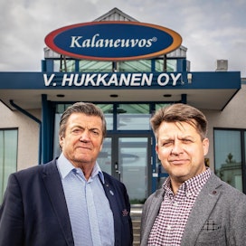 Kala-ala ei saa tukia, kuten maatalous. Kalataloutta pitää kohdella tasavertaisesti muun ruuan alkutuotannon kanssa, vaativat toimitusjohtaja Veijo Hukkanen (vasemmalla) ja varatoimitusjohtaja Toni Hukkanen.