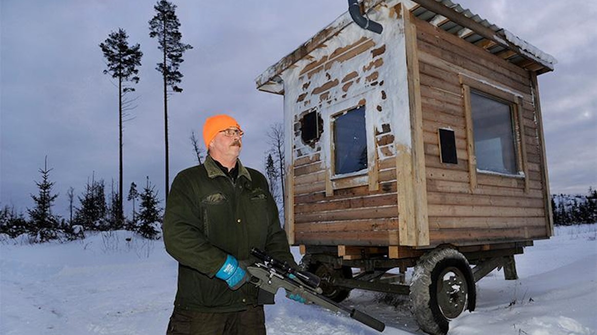 Maanviljelijä Matti Vilénin kyttäyskoppi on omatekoinen ja valmistettu enimmäkseen kierrätysmateriaaleista.
