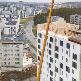 Rakennusalan elpymistä odotellaan. Tässä rakennettiin Suomen korkeinta puurakennusta Joensuun Penttilänrantaan vuonna 2018.
