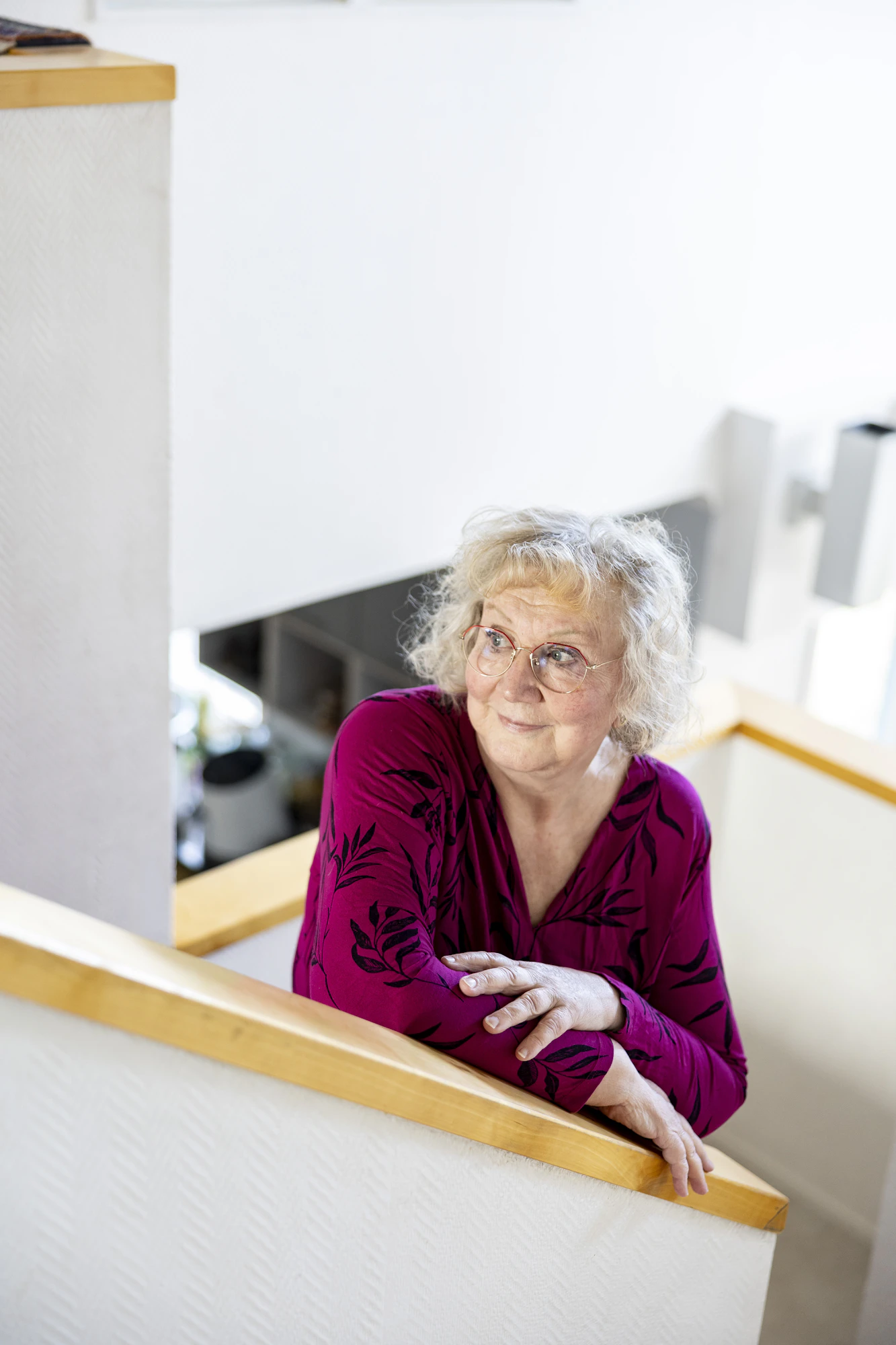 Annelin äiti sairastui Alzheimeriin, ja se oli raskas vaihe. Kirjailijaa kismittävät heitot, että omaisten pitää ottaa vastuu vanhuksista. ”Käytännössä se tarkoittaisi lisää hoivatyötä naisille.”