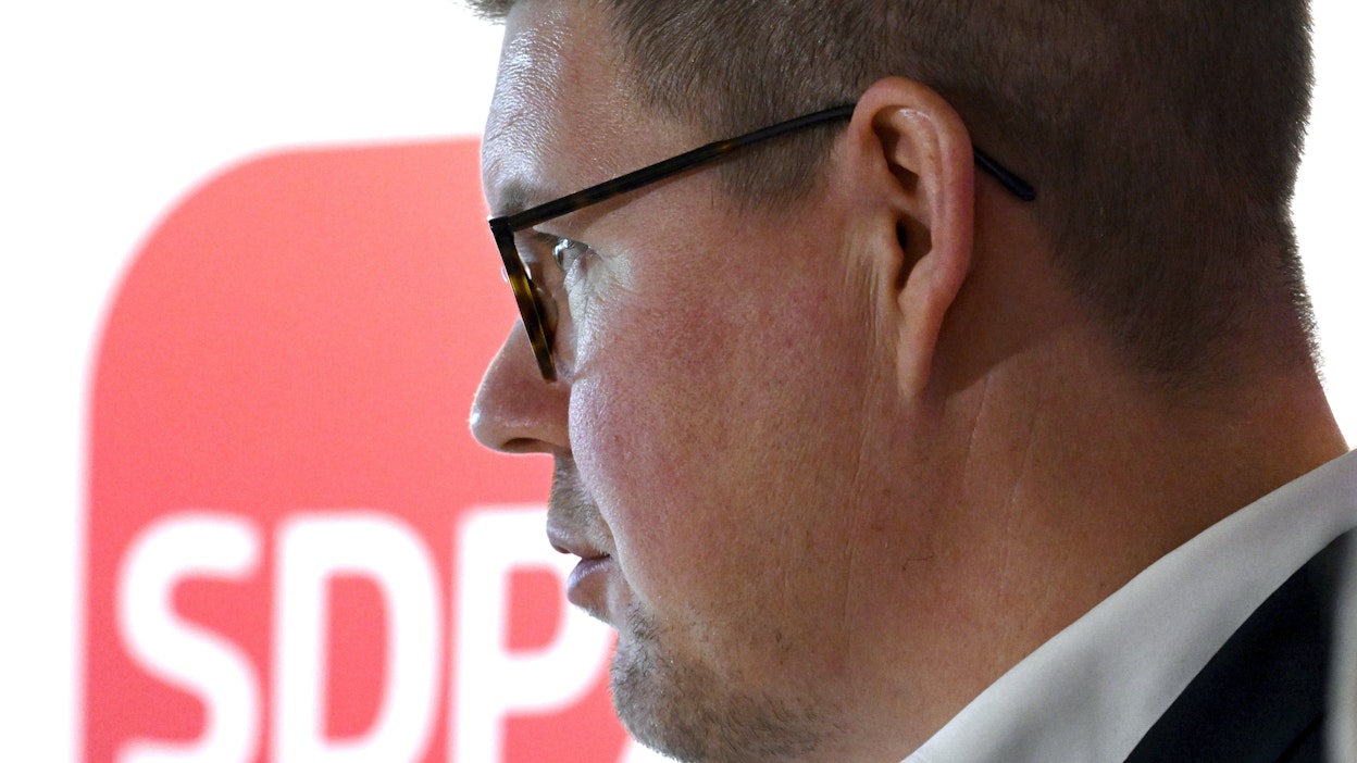 Antti Lindtmanin johtama SDP jatkaa suosituimpana eduskuntapuolueena. HEIKKI SAUKKOMAA / LEHTIKUVA.
