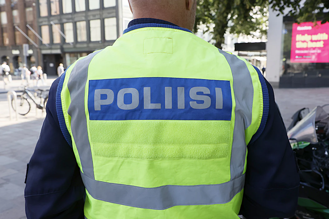 Poliisi otti tekijän kiinni. Kuvituskuva.