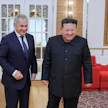 Pohjois-Korean johtaja Kim Jong-un (oik.) ja Venäjän turvallisuusneuvostoa johtava Sergei Shoigu ovat tavanneet Pohjois-Koreassa. Perjantaille päivätty kuva on Pohjois-Korean valtiollisen uutistoimiston välittämä. LEHTIKUVA / AFP / KCNA / KNS.