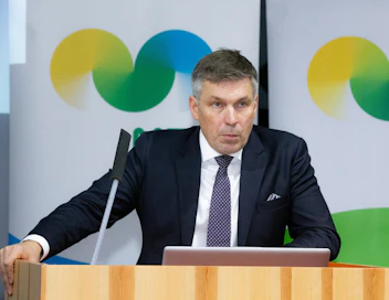 Juha Marttilan mukaan Suomi on joutunut nielemään huonoja EU-päätöksiä. Omassa päätännässä olevissa asioissa vastaavaan ei ole enää varaa.