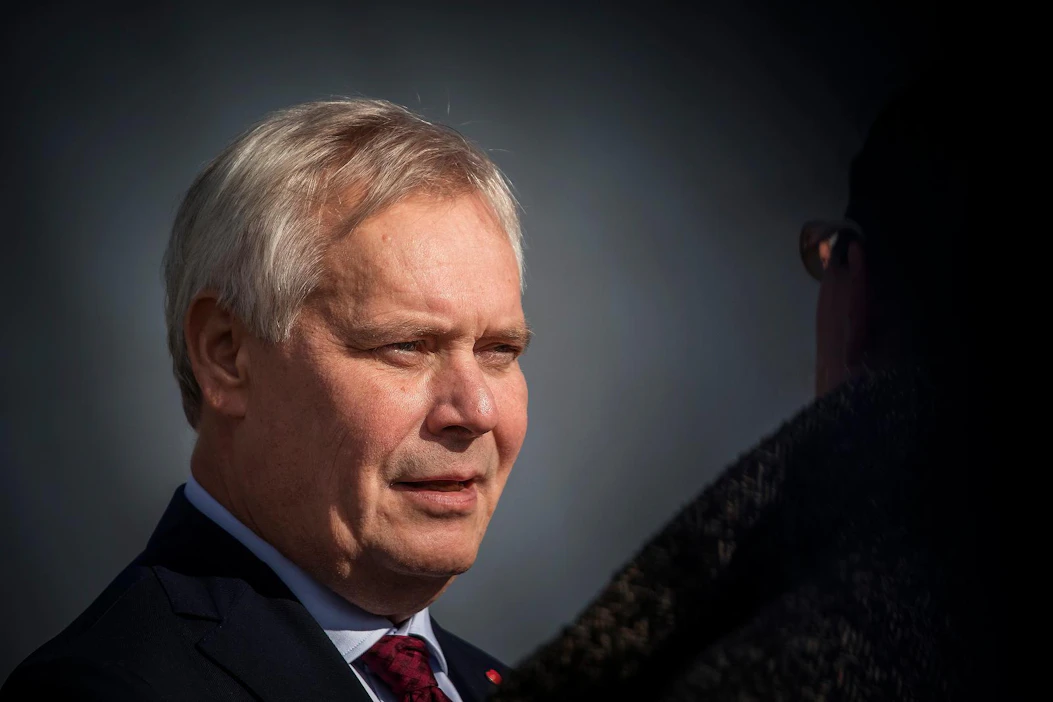 Antti Rinne puuttui demarien joidenkin piirijohtajien mielestä asioihin, jotka eivät kuulu pääministerille.