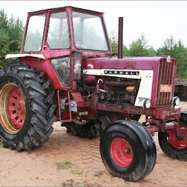 Internatinal Farmall 806 1963–1967 Chicago, Illinois, USA International Harvester Co. Valmistettu yhteensä 51 009 kpl