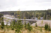 Äänekoskella on myönteinen vire päällä. Metsä Groupin kaavailema 200 miljoonan euron tehdashanke tuo työtä rakennusvaiheessa, työllistää aikanaan suoraan noin 140 henkilöä ja ruokkii muutenkin alueen taloutta. Päätös vaatii vielä, kaupungin kaavamuutoksen. Siihen ei odoteta ongelmia.