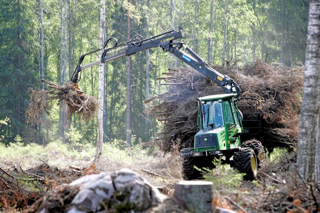 Puuenergia on uusiutuvaa energiaa.