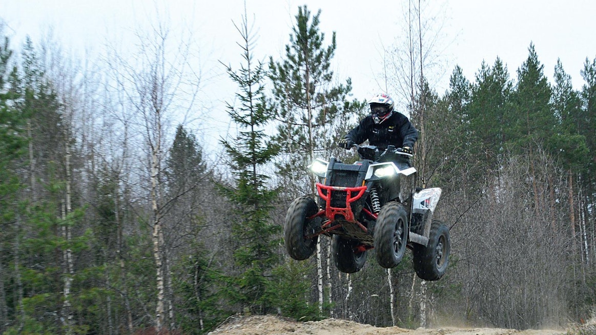 Hypyissä Scrambler on helppo hallittava.