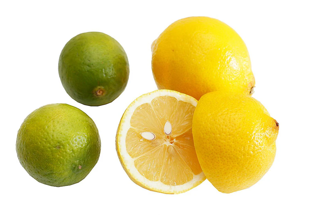 Limonadin voi valmistaa sitruunasta, mutta myös marjoista tai muista hedelmistä.