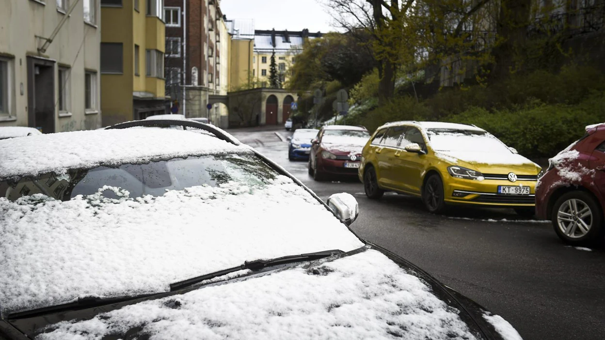 Välillä voi myös sataa räntää. LEHTIKUVA / Emmi Korhonen