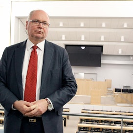 SDP:n europarlamentaarikko Eero Heinäluoma odottaa keskustan puheenjohtajan Annika Saarikon siirtyvän lähiaikoina valtiovarainministeriksi.