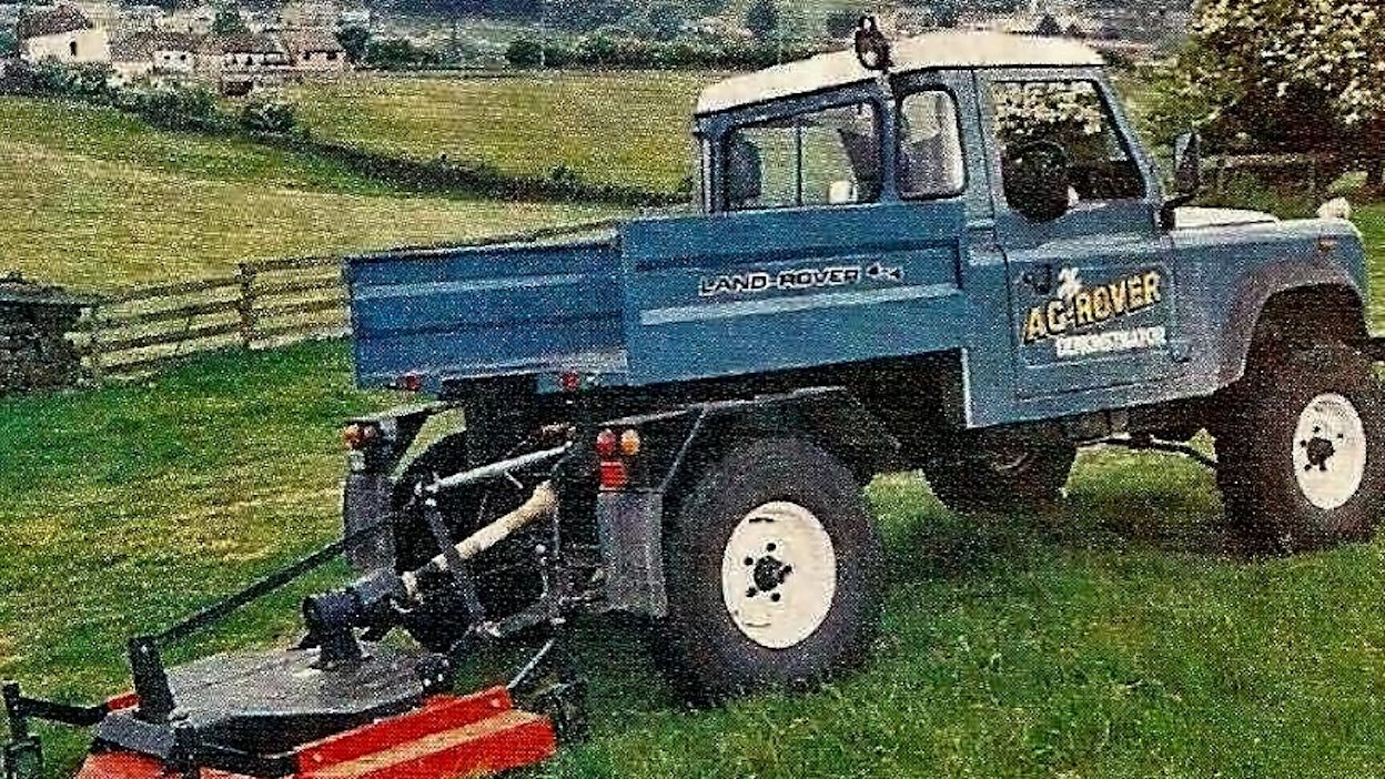 1970-luvulla myös Land Rover oli innoittajana, kun maatalouskäyttöön sovitettuja nopeita työkoneita kehitettiin. Näitä kutsuttiin yleisnimellä ”Ag-Rover” tai myös ”Agrover”.