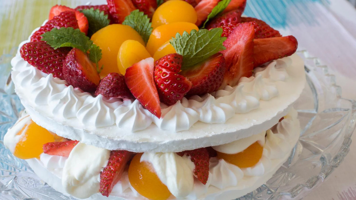 Pavlova sopii moneen ruokavalioon: keliaakikoille ja myös laktoosi-intoleransseille, jos käytät laktoositonta kermaa.