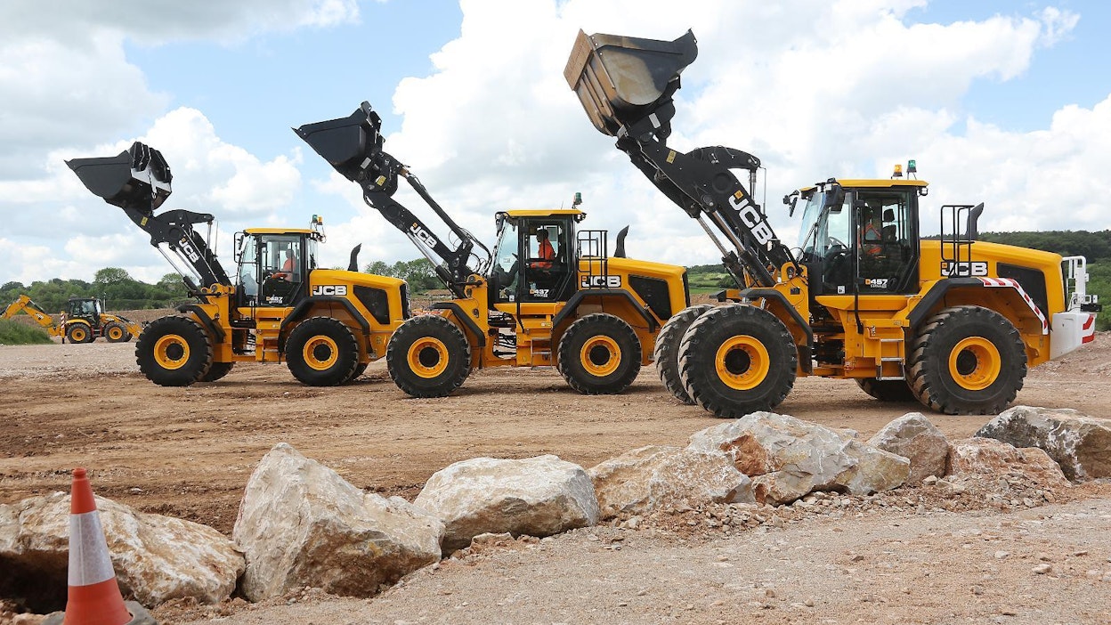 JCB:n kolme suurinta kuormainmallia päivittyy Stage5-päästötasolle. Moottorivalmistajaksi on vaihtunut Cummins.