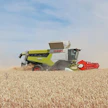 Lexion 7700 on 7000-sarjan suurin puimuri. 7000-sarjan puimurit on varustettu aina hybridikoneistolla – moottoritehoa tässä mallissa on 549 hevosvoimaa ja myös telaversio on saatavilla.