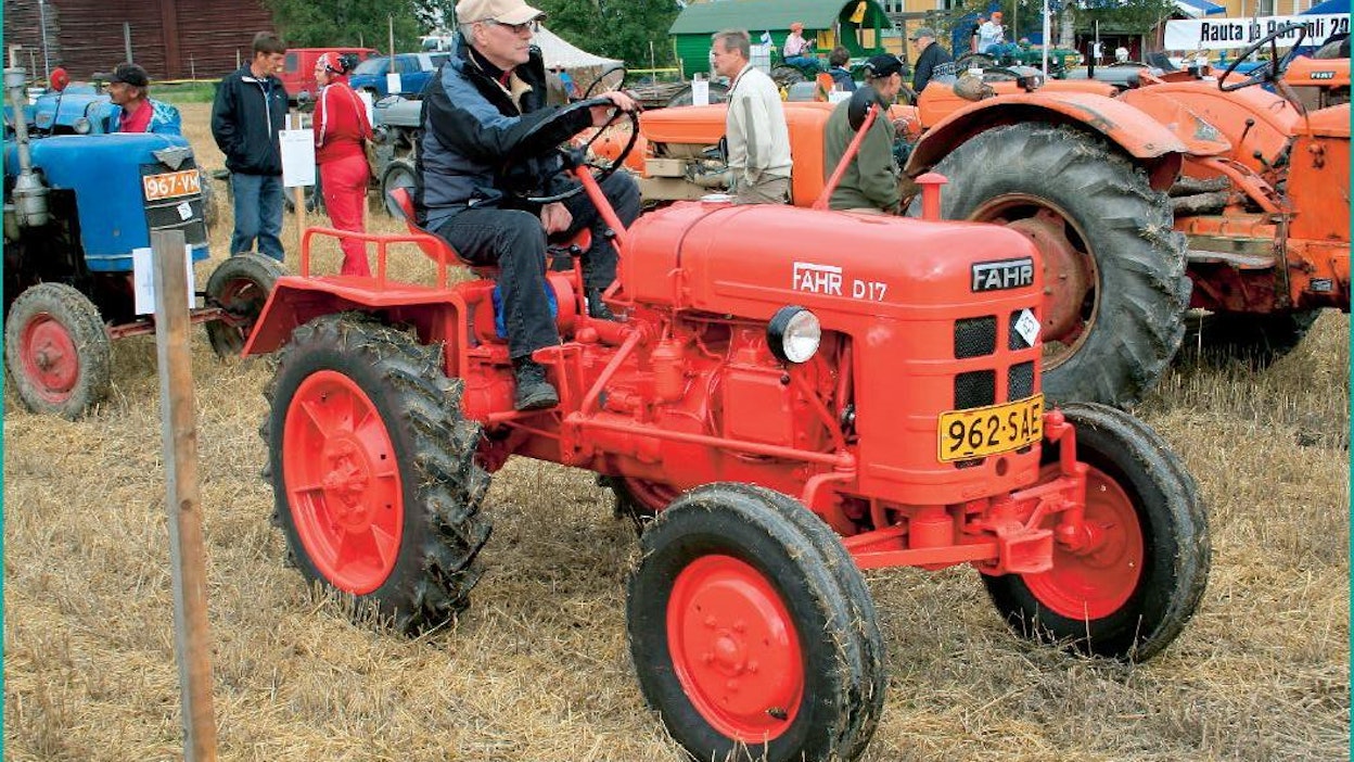 Fahr D 17 -traktoria valmistettiin vuosina 1949–55 Maschinenfabrik Fahr AG , Gottmadingen, Länsi-Saksa Valmistettu yhteensä 12 412 kpl.