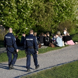 Poliisin tilannekeskuksista ympäri Suomea kerrotaan, että viikonloppu on ollut erittäin kiireinen. LEHTIKUVA / Antti Aimo-Koivisto