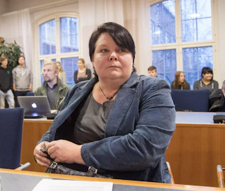 Kiemunki sai jatkaa puheenjohtajana, vaikka paikallisyhdistyksen sääntöjen mukaan puheenjohtajan on oltava puolueen jäsen. Kuva: LEHTIKUVA / Kalle Parkkinen