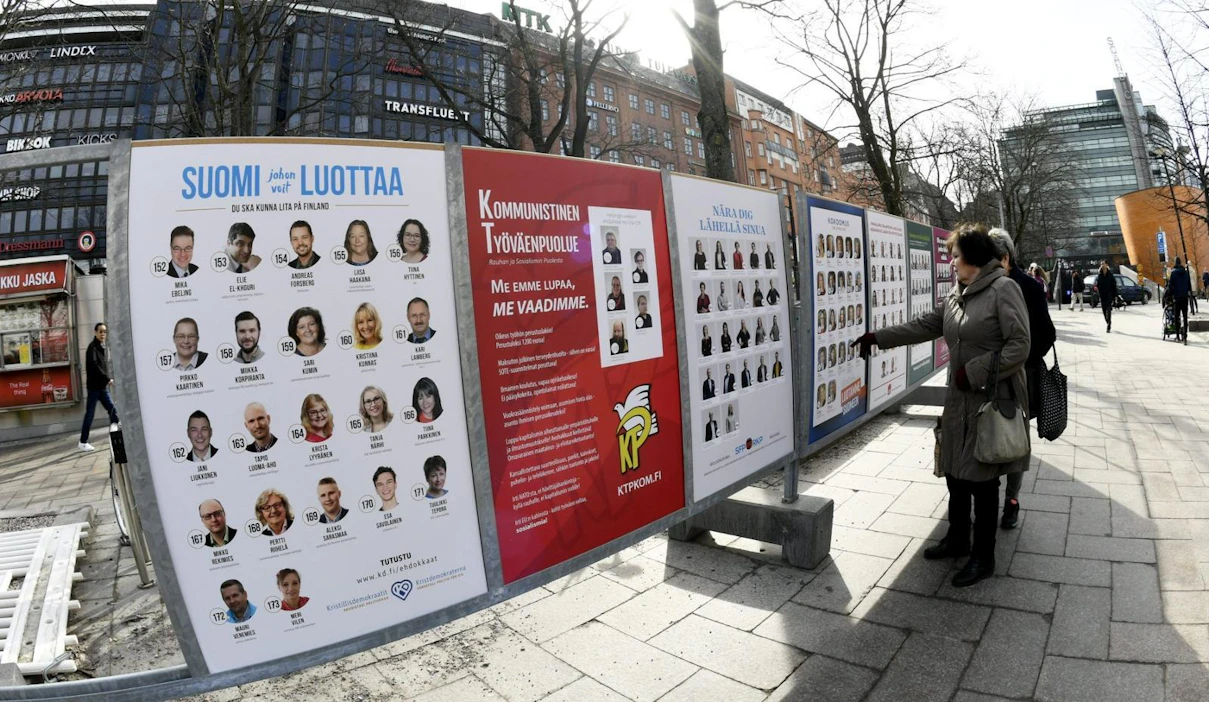 Alle 30-vuotiaiden osuus kaikista ehdokkaista on tämän kevään eduskuntavaaleissa 10,5 prosenttia. LEHTIKUVA / MARTTI KAINULAINEN