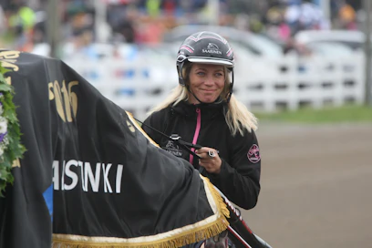 Hyvä Suomi! Katja Melkko ja Elian Web lähtevät tavoitteet korkealla Elitloppetiin vuosimallia 2020.