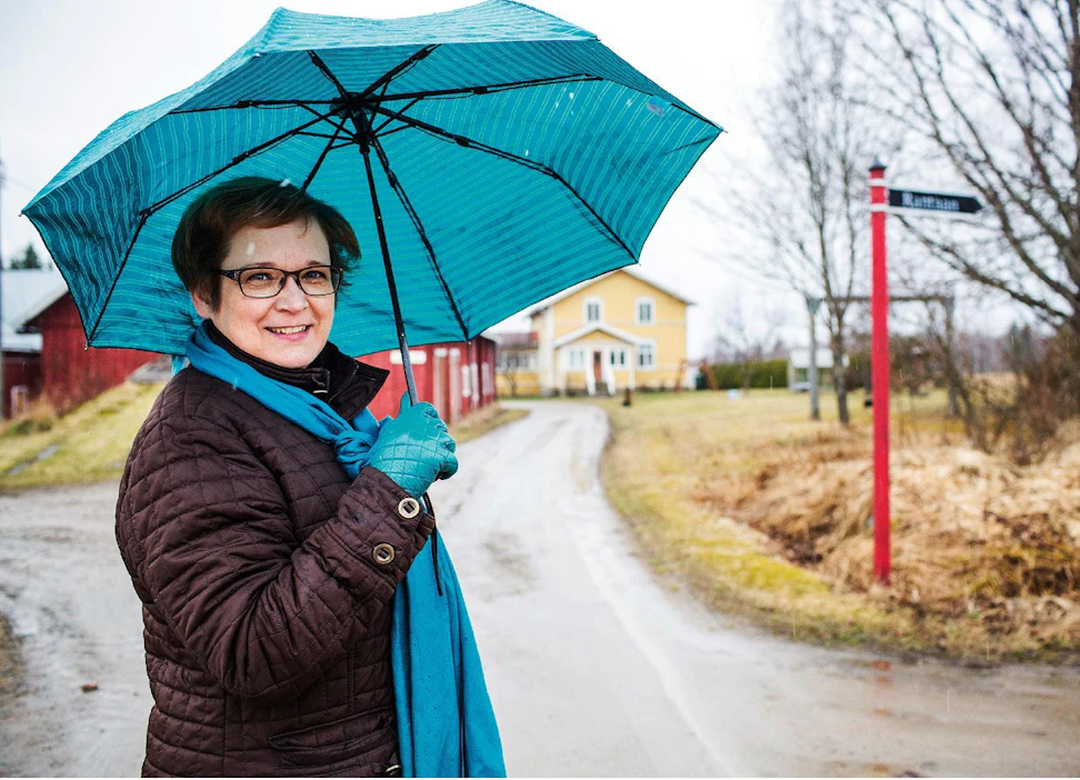 Liisa Vesterinen on työskennellyt sikatilan lopettamisen jälkeen muun muassa Jyväskylän ammattikorkeakoulun bioenergiatiimissä sekä Saarioisten alkutuotantoneuvojana.