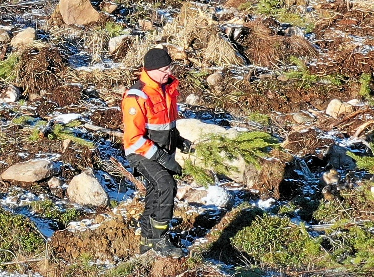 Riistan eli useimmiten hirvien aiheuttamat maa- ja metsätalouden vahingot korvataan 170 euron korvauskynnyksen ylittyessä. Kehittämisasiantuntija Heikki Kuoppalan mukaan metsänomistajat voivat arvioida hirvivahinkolaskurin avulla, ylittyykö hirvivahinkojen korvauskynnys ja kannattaako heidän tehdä vahinkoilmoitus.