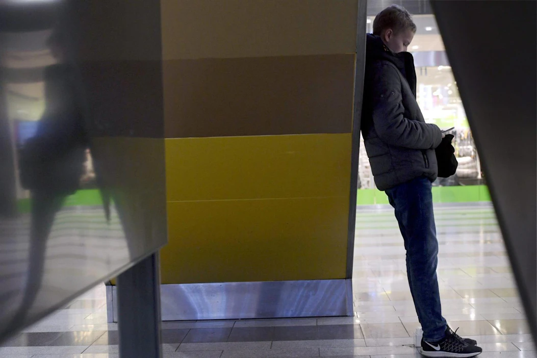 Nuorten psykososiaalisen tuen saatavuutta perusterveydenhuollossa halutaan parantaa. Kuvituskuva. LEHTIKUVA / MARKKU ULANDER