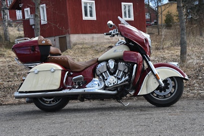 Indian Roadmaster on tyylikkään näköinen, puhdasta Amerikan meininkiä.