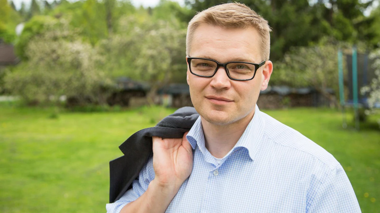 "Sivukylille taajamien palvelujen romahduksella on tappava vaikutus", toteaa kansalaispuolueen puheenjohtaja Sami Kilpeläinen.