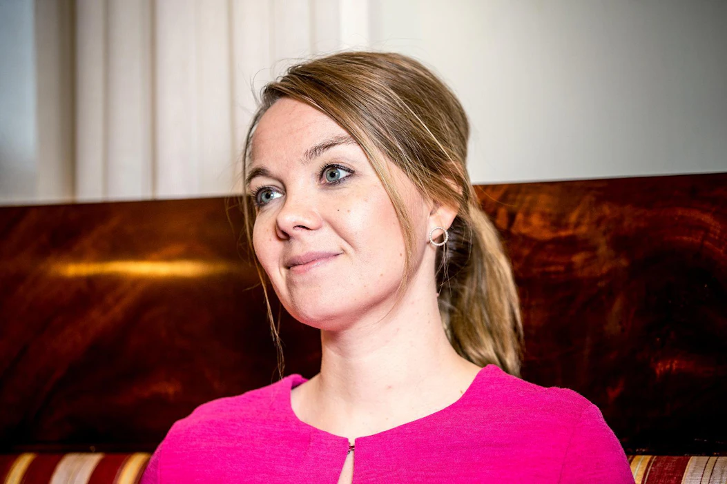 Katri Kulmuni sanoo, että keskustan rooli sillanrakentajana ei ole auennut kaikille uudessa punamultahallituksessa. – Henkinen siirtymä aiempaan hallituskuvioon on koettu liian pitkäksi, vaikka itse hallitusohjelma on hyvinkin keskustalainen, Kulmuni sanoo.