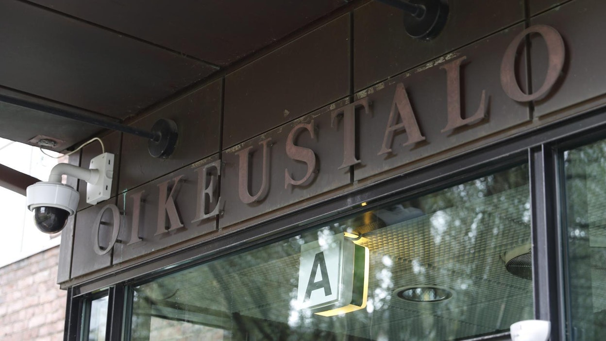 Nainen vangittiin Pirkanmaan käräjäoikeudessa.