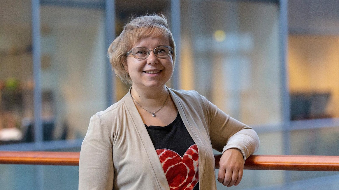 Kirsi Mikkonen tutkii hemiselluloosien hyödyntämistä.