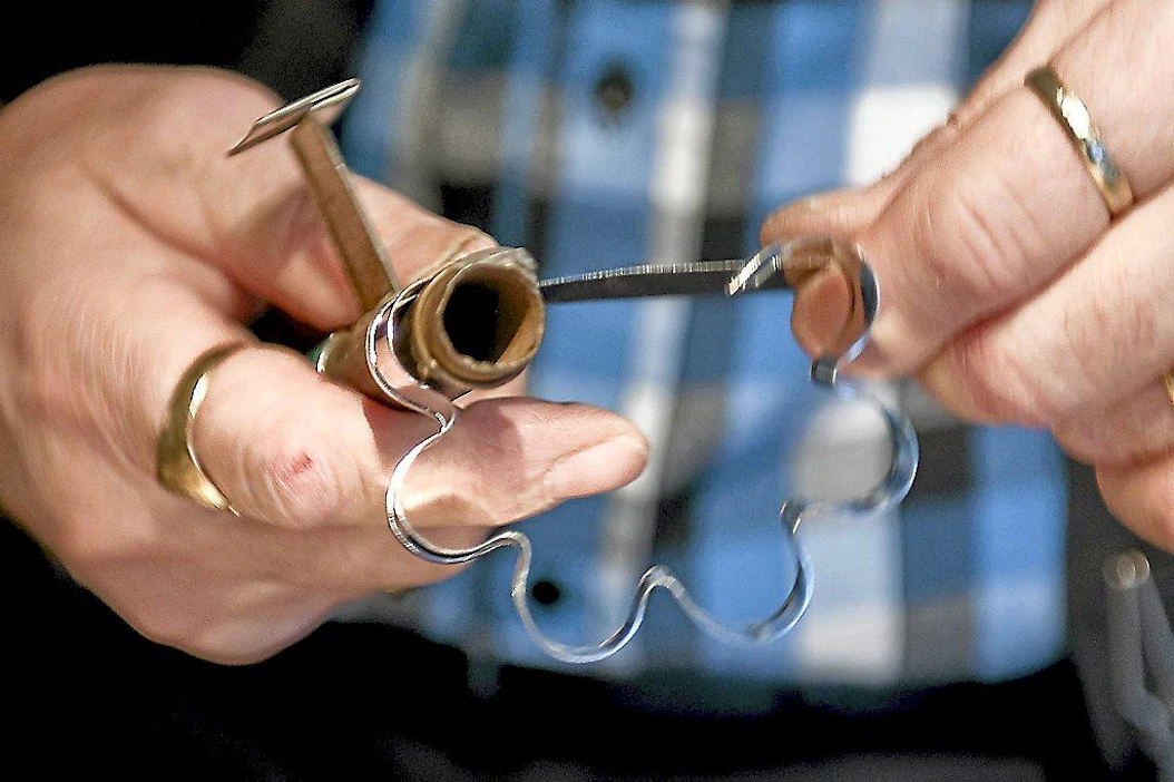 Tuominen Pentti.
Pläkkyrimestari.
Suomen Käsityön Museo, Kauppakatu 25, Jyväskylä
Kuvaaja Janne Nousiainen 0505893100.